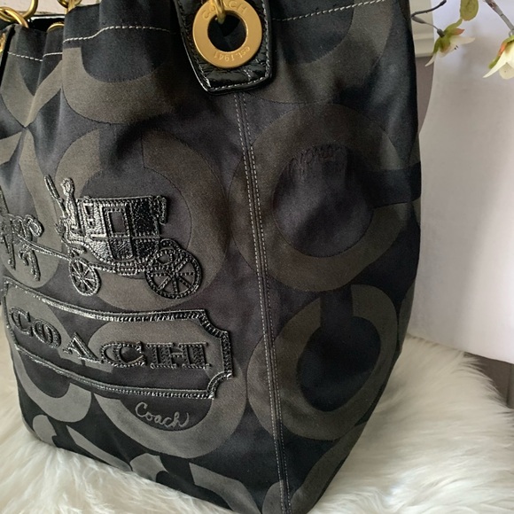 🔥SOLD🔥Coach Vintage Horse and Carriage Tote Bag - Picture 7 of 12
